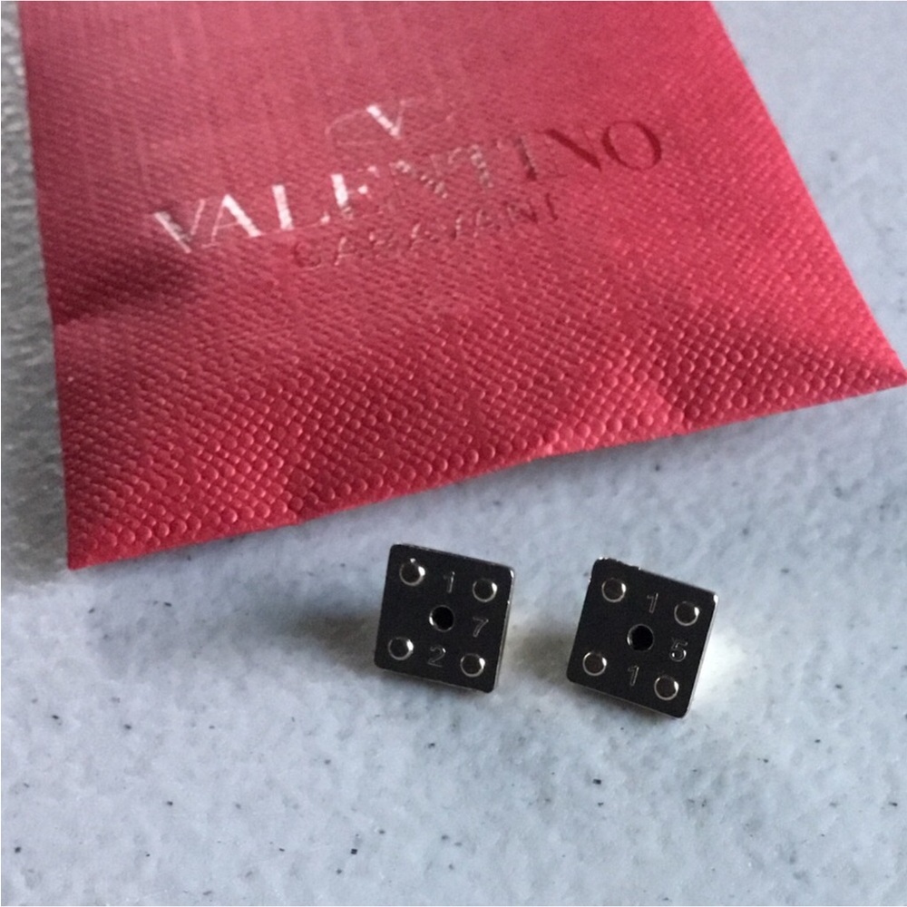 VALENTINO SET OF TWO SILVER STUDS NO OTHER TOOLS IN ORIGINAL ENVELOPE - Picture 5 of 8